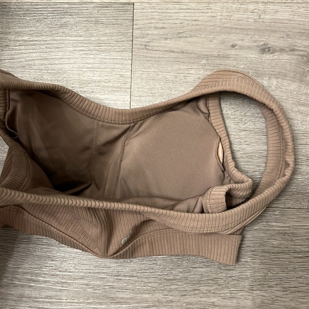 ALO Yoga wellness bra in Taupe - Picture 7 of 7